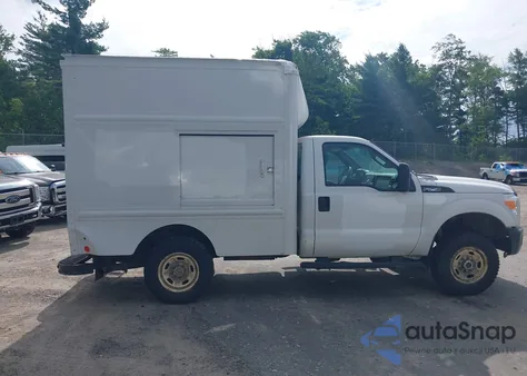 2013 Ford F-250 Xl z USA, uszkodzony, nr VIN 1FDBF2B6XDEB59830